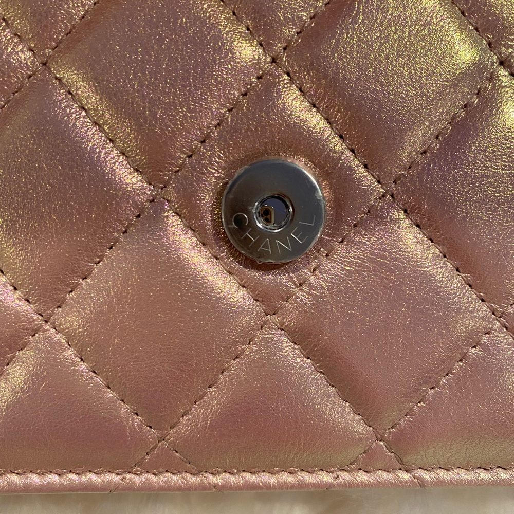 NWT 21K Chanel Iridescent Pink WOC Wallet On Chain - Picture 11 of 16